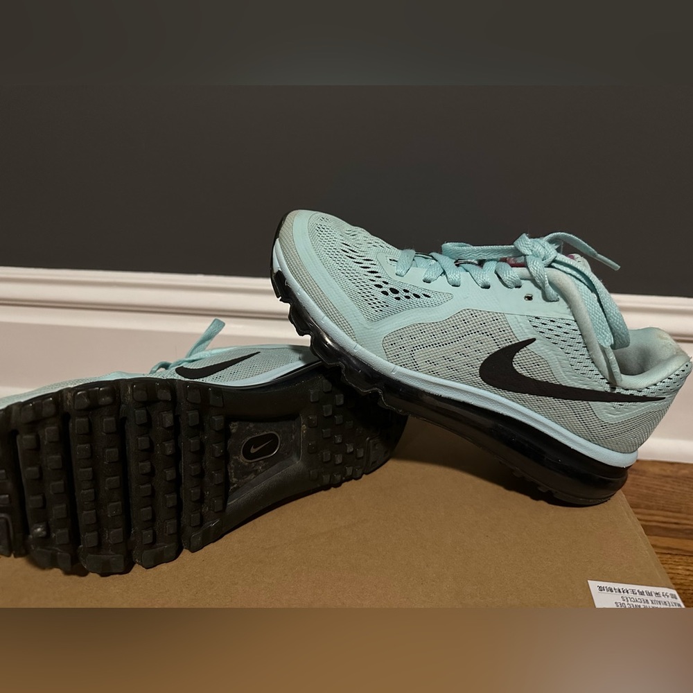 NIKE AIR MAX | SZ 7.5 | Running Shoes - Picture 3 of 7